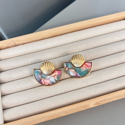 İstiridye Detaylı Renkli Gold Küpe