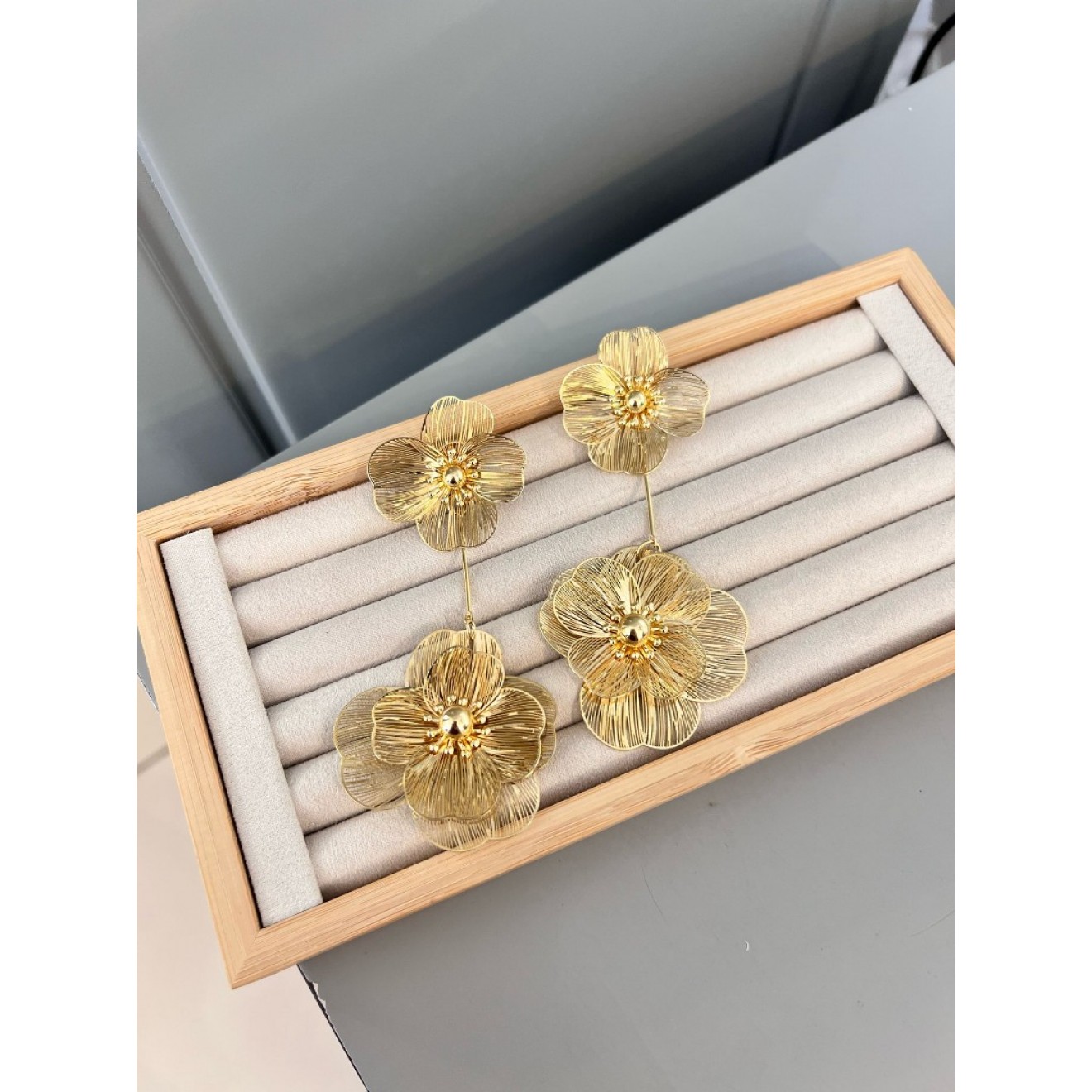 Marka Model Gold Çiçek Küpe