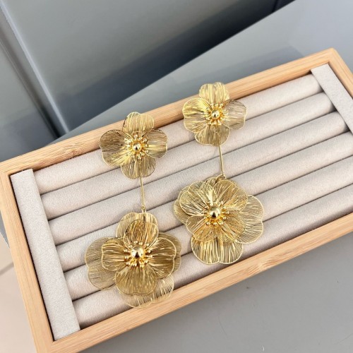 Marka Model Gold Çiçek Küpe