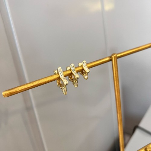 Gold Taş Detaylı Yıldızlı Set Küpe