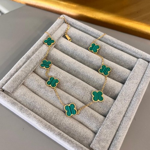 Çelik Gold Yeşil Yonca Kolye