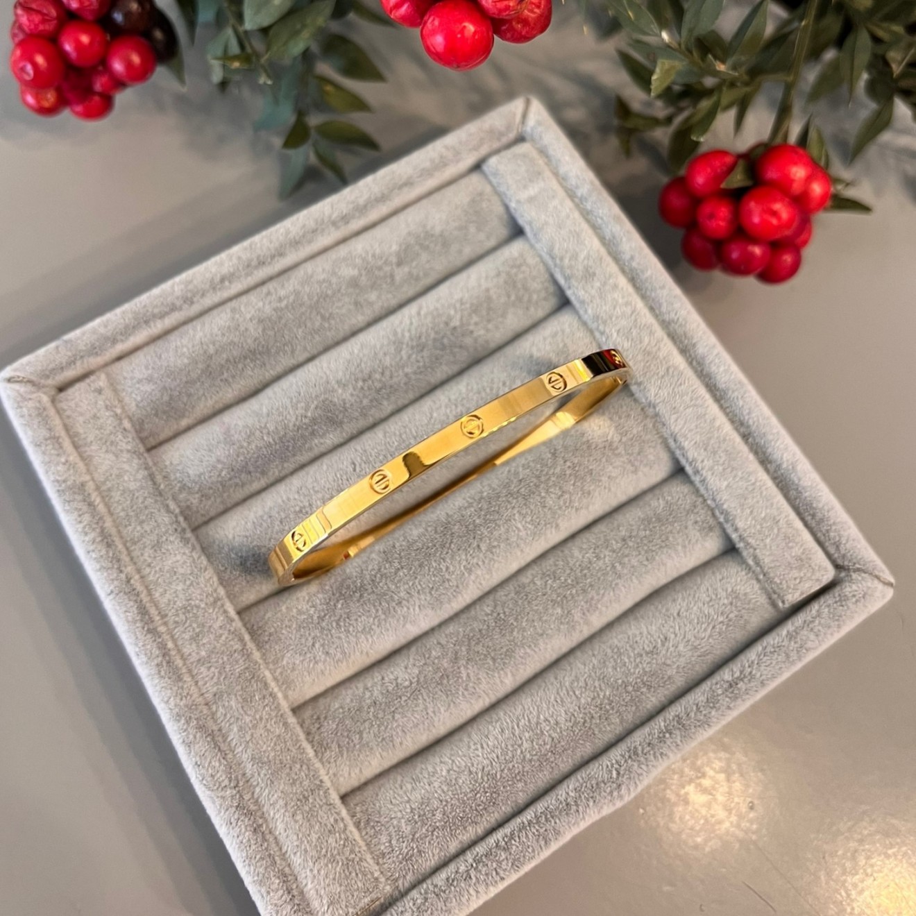 Marka Model İnce Gold Çelik Kelepçe Bileklik Marka Model İnce Gold Çelik Kelepçe Bileklik