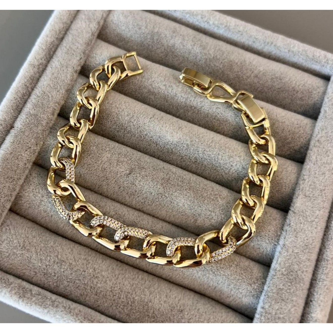 Özel Seri 14K Renginde Taşlı Samanyolu Bileklik Özel Seri 14K Renginde Taşlı Samanyolu Bileklik
