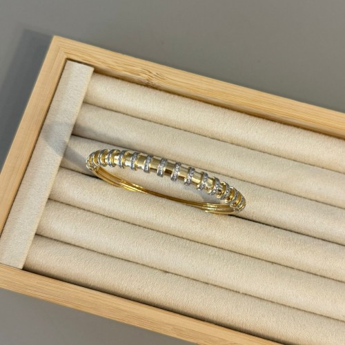 Marka Model Taşlı Gold Kelepçe Bileklik